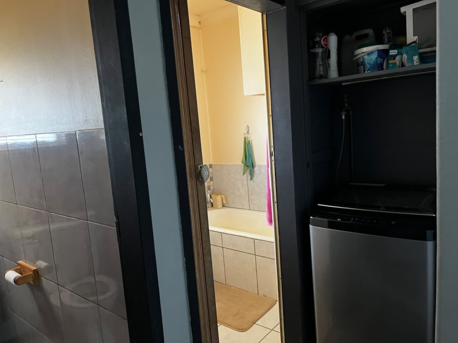 3 Bedroom Property for Sale in Roosheuwel North West